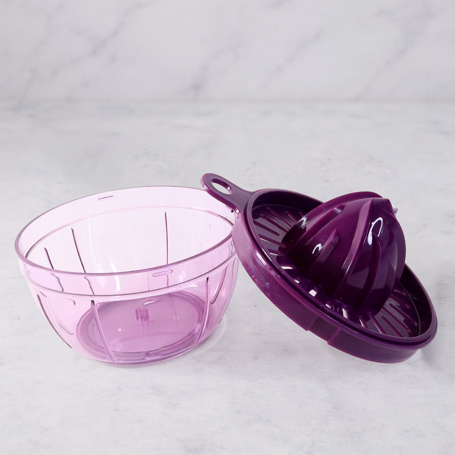 Supermom Plastic Little Hand Juicer 650ml Supermom Plastic Little Hand Juicer 650ml